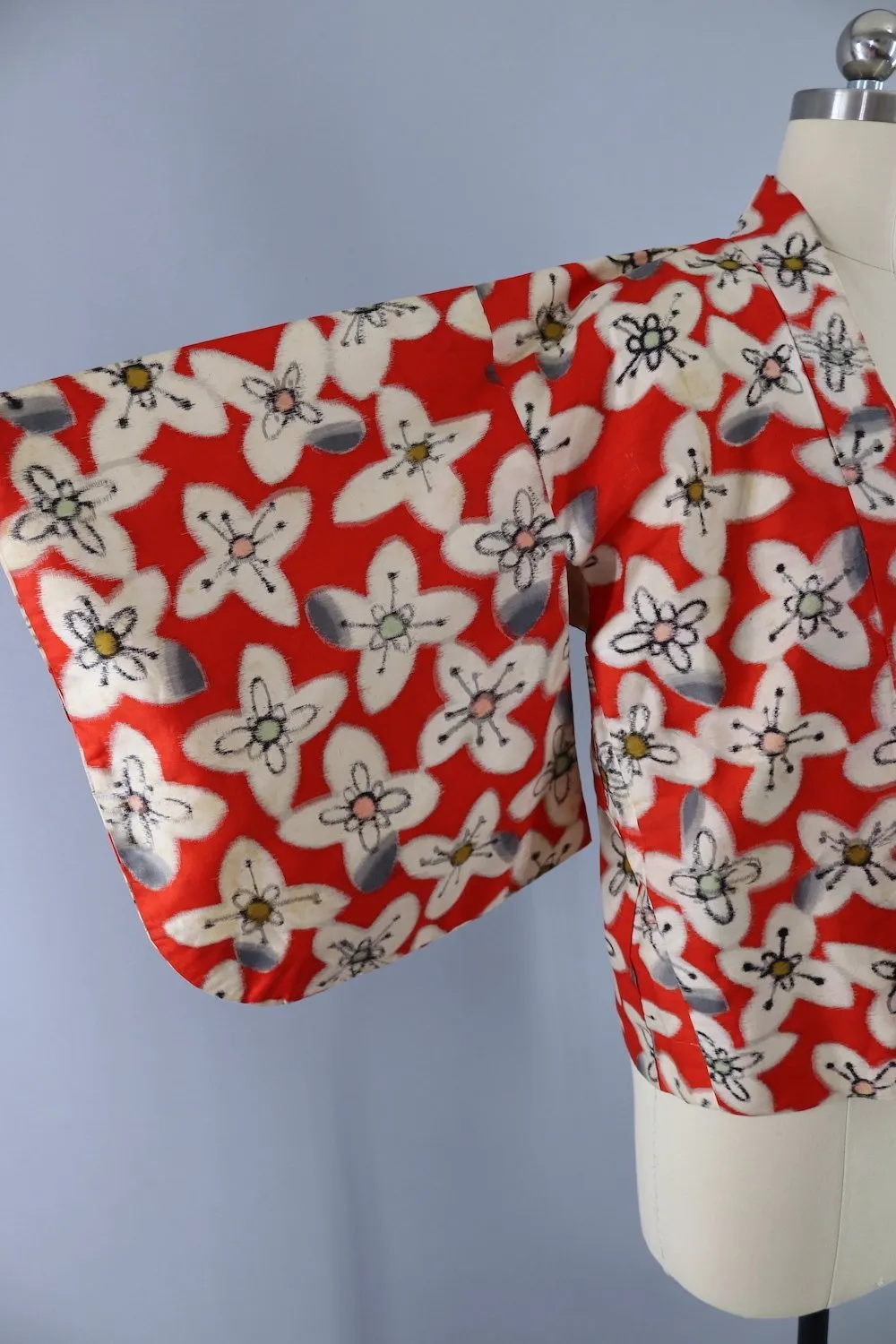 Vintage 1930s Silk Haori Kimono Cardigan Jacket / Red Meisen Ikat Floral